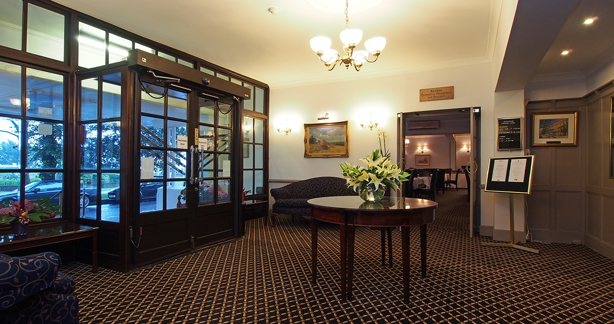 Contact Chatsworth Hotel